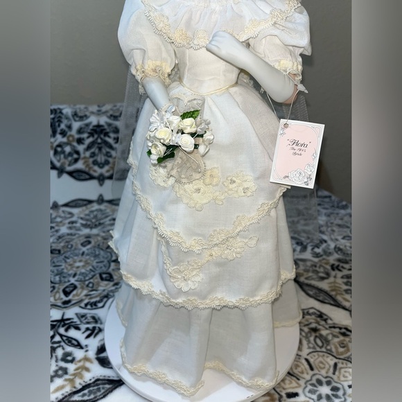 Flora Bride Classic Doll, Porcelain Bride Of The Century 1900s by Ellen Williams - Picture 10 of 17